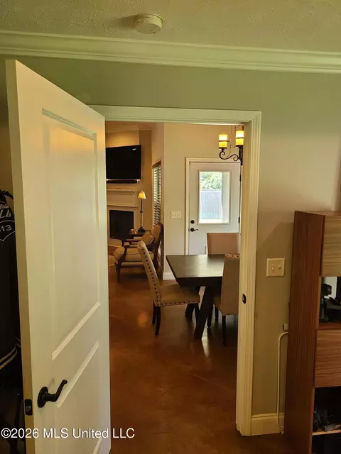 Entry Way - 3 Lenox Ct, Jackson, MS 39211 photo 3 of 3