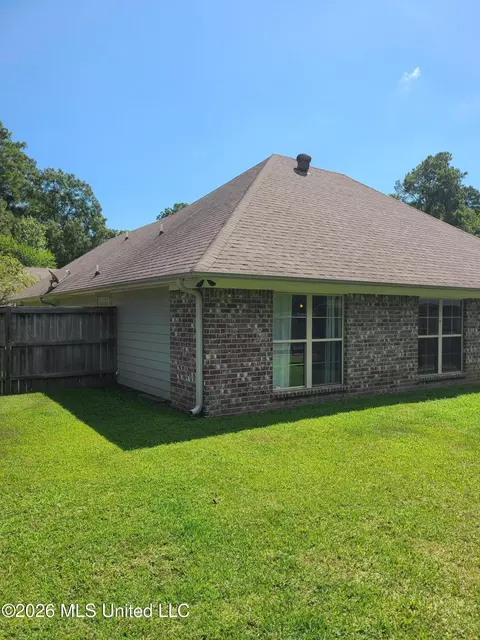 Exterior - 3 Lenox Ct, Jackson, MS 39211 photo 4 of 6