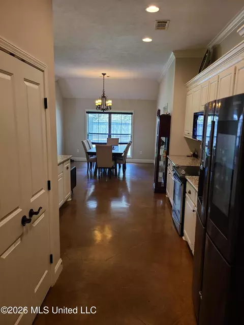 Entry Way - 3 Lenox Ct, Jackson, MS 39211 photo 2 of 3