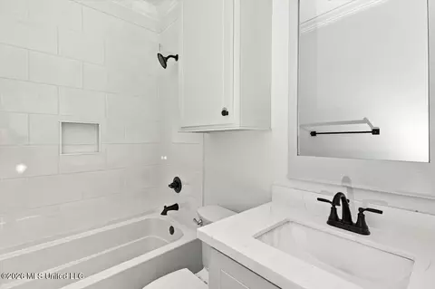 Bath - 428 Baleigh Way, Canton, MS 39046 photo 3 of 4