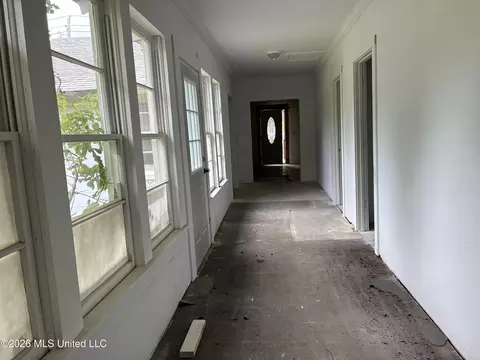 Entry Way - 620 Bendat St, Mccomb, MS 39648 photo 1 of 1