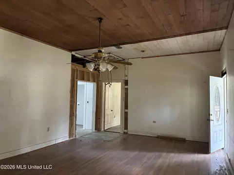 Living - 620 Bendat St, Mccomb, MS 39648 photo 2 of 3