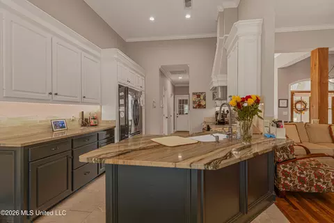 Kitchen - 284 Lighthouse Ln, Brandon, MS 39047 photo 1 of 4