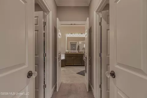 Entry Way - 284 Lighthouse Ln, Brandon, MS 39047 photo 4 of 5