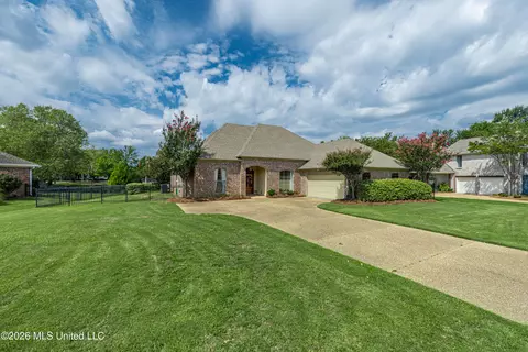 Exterior - 284 Lighthouse Ln, Brandon, MS 39047 photo 3 of 10