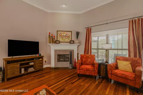 Living - 284 Lighthouse Ln, Brandon, MS 39047 photo 3 of 3