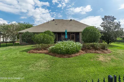 Exterior - 284 Lighthouse Ln, Brandon, MS 39047 photo 6 of 10