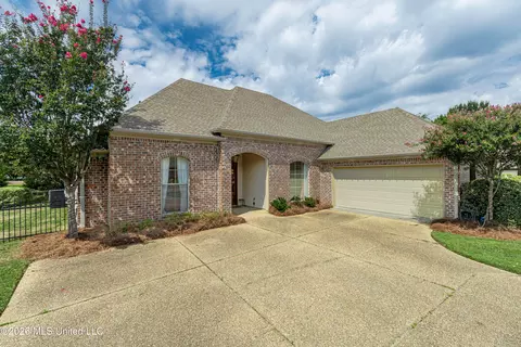 Exterior - 284 Lighthouse Ln, Brandon, MS 39047 photo 5 of 10