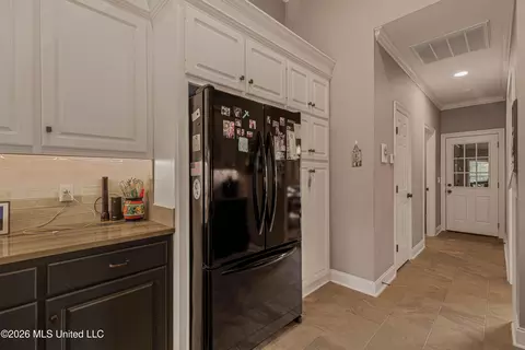 Entry Way - 284 Lighthouse Ln, Brandon, MS 39047 photo 3 of 5