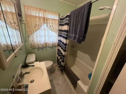 Bath - 4100 Washington Blvd, Moss Point, MS 39563 photo 3 of 3