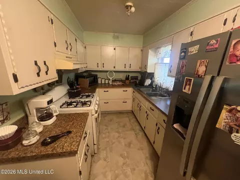 Kitchen - 4100 Washington Blvd, Moss Point, MS 39563 photo 1 of 1
