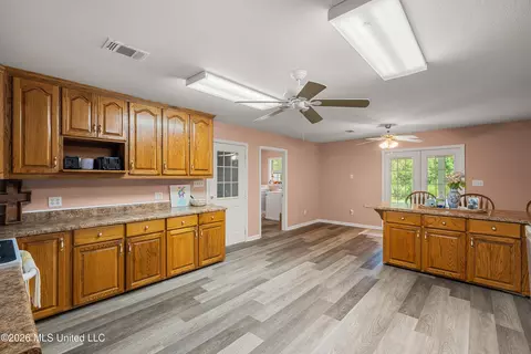 Entry Way - 28 J D Aultman Rd, Sumrall, MS 39482 photo 3 of 7
