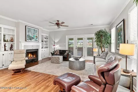 Living - 7116 Apache Dr, Olive Branch, MS 38654 photo 1 of 2