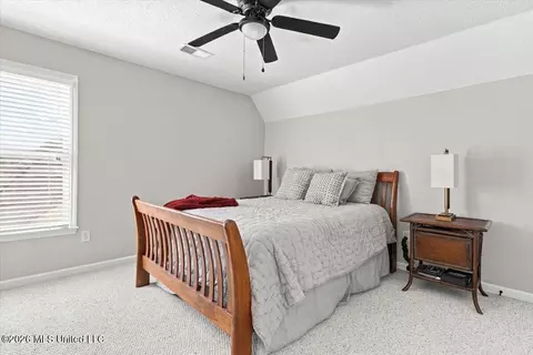 Bedroom - 7116 Apache Dr, Olive Branch, MS 38654 photo 5 of 6