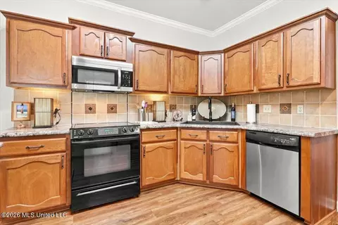 Kitchen - 7116 Apache Dr, Olive Branch, MS 38654 photo 3 of 4