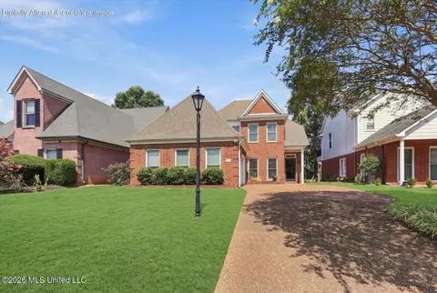 Exterior - 7116 Apache Dr, Olive Branch, MS 38654 photo 3 of 7