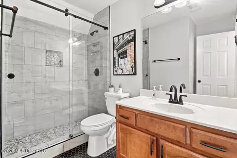 Bath - 7116 Apache Dr, Olive Branch, MS 38654 photo 5 of 6