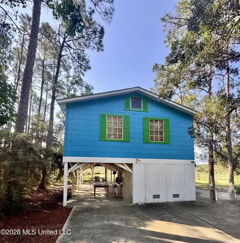8409 Pickering Forrest, Ocean Springs, MS 39564
