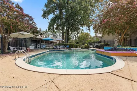 Exterior - 1012 Bayridge Dr, Jackson, MS 39211 photo 2 of 6