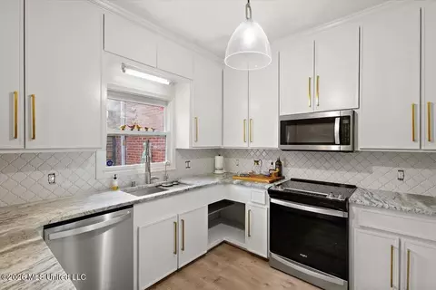 Kitchen - 1012 Bayridge Dr, Jackson, MS 39211 photo 2 of 4