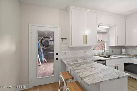 Kitchen - 1012 Bayridge Dr, Jackson, MS 39211 photo 4 of 4