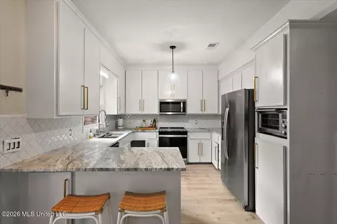Kitchen - 1012 Bayridge Dr, Jackson, MS 39211 photo 1 of 4