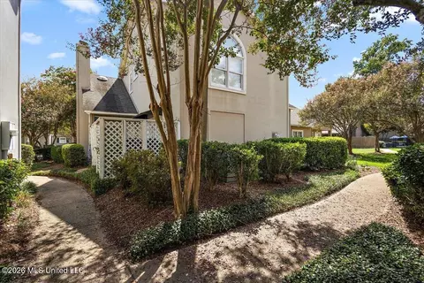 Exterior - 1012 Bayridge Dr, Jackson, MS 39211 photo 6 of 6