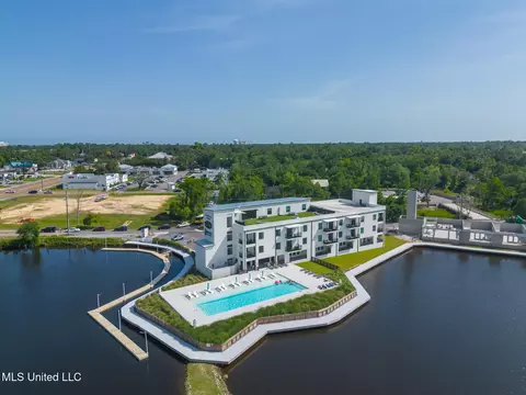 1302 Magnolia St #106, Gulfport, MS 39507