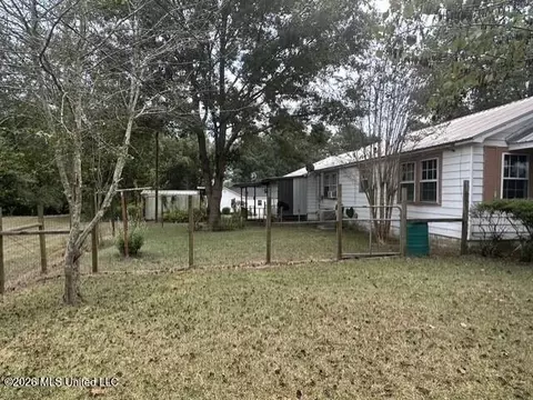 507 Dorothy St, Philadelphia, MS 39350