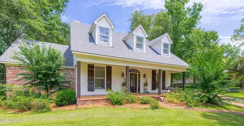 102 Westfield Rd, Ridgeland, MS 39157