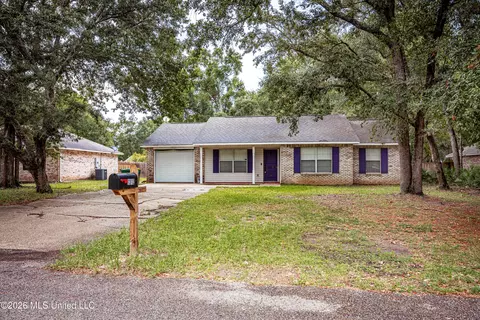 1312 Willow St, Ocean Springs, MS 39564