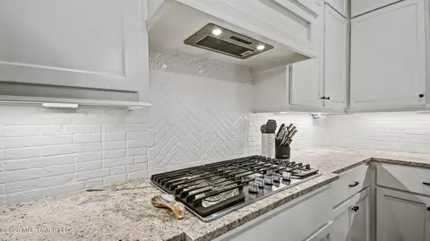 Kitchen - 114 First Colony Blvd, Madison, MS 39110 photo 4 of 4