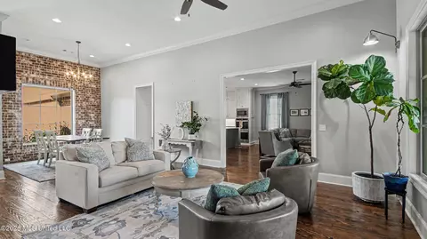 Living - 114 First Colony Blvd, Madison, MS 39110 photo 2 of 3