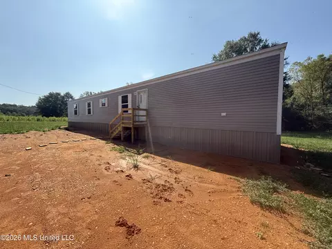 232 Enon Sartinville Rd, Jayess, MS 39641