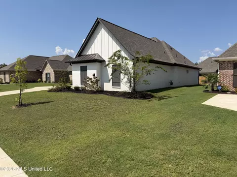 Exterior - 303 Tremont Dr, Florence, MS 39073 photo 3 of 7