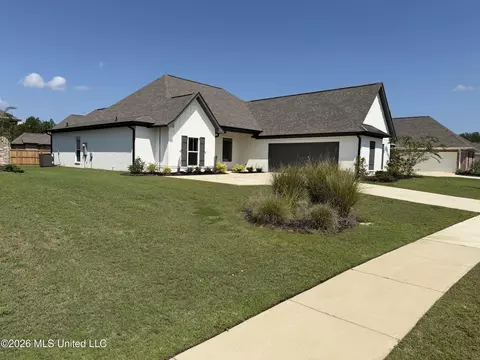 Exterior - 303 Tremont Dr, Florence, MS 39073 photo 4 of 7