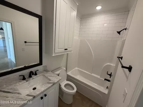 Bath - 303 Tremont Dr, Florence, MS 39073 photo 1 of 5