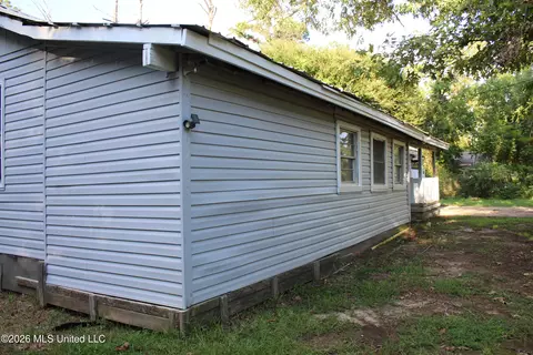1446 Lakeview Ave, Jackson, MS 39212 photo 3