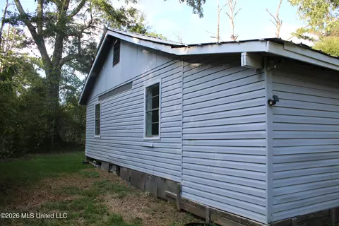 1446 Lakeview Ave, Jackson, MS 39212 photo 2