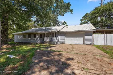 Exterior - 1446 Lakeview Ave, Jackson, MS 39212 photo 2 of 8