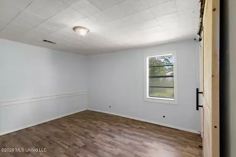 Bedroom - 1446 Lakeview Ave, Jackson, MS 39212 photo 3 of 4