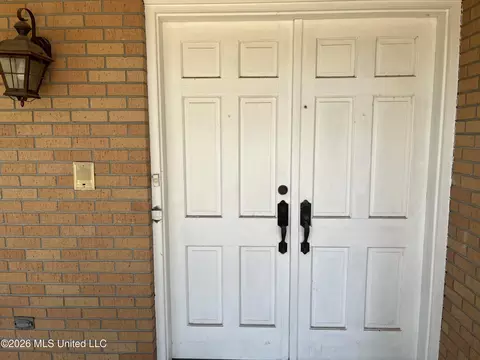 Entry Way - 165 Bristol Blvd, Jackson, MS 39204 photo 1 of 1