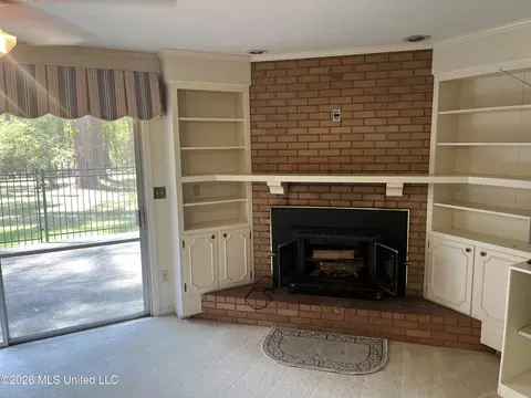 Living - 165 Bristol Blvd, Jackson, MS 39204 photo 4 of 5