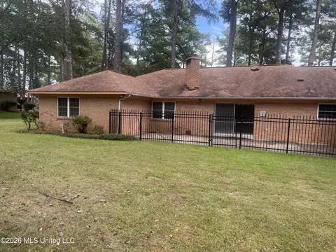 Exterior - 165 Bristol Blvd, Jackson, MS 39204 photo 1 of 2