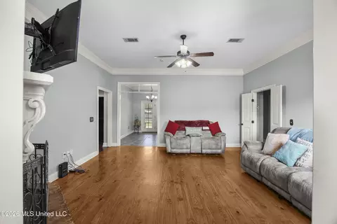 Living - 376 Austin Cir, Brandon, MS 39047 photo 3 of 3