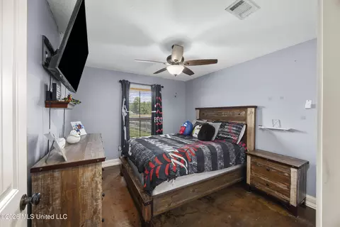 Bedroom - 376 Austin Cir, Brandon, MS 39047 photo 2 of 5