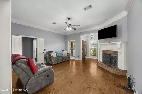 Living - 376 Austin Cir, Brandon, MS 39047 photo 1 of 3