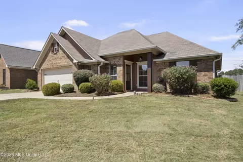 Exterior - 376 Austin Cir, Brandon, MS 39047 photo 3 of 5