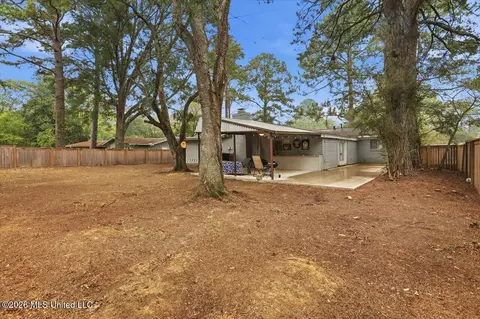 Exterior - 1435 Kimwood Dr, Jackson, MS 39211 photo 7 of 8