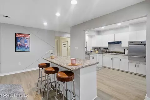 Kitchen - 1435 Kimwood Dr, Jackson, MS 39211 photo 4 of 4